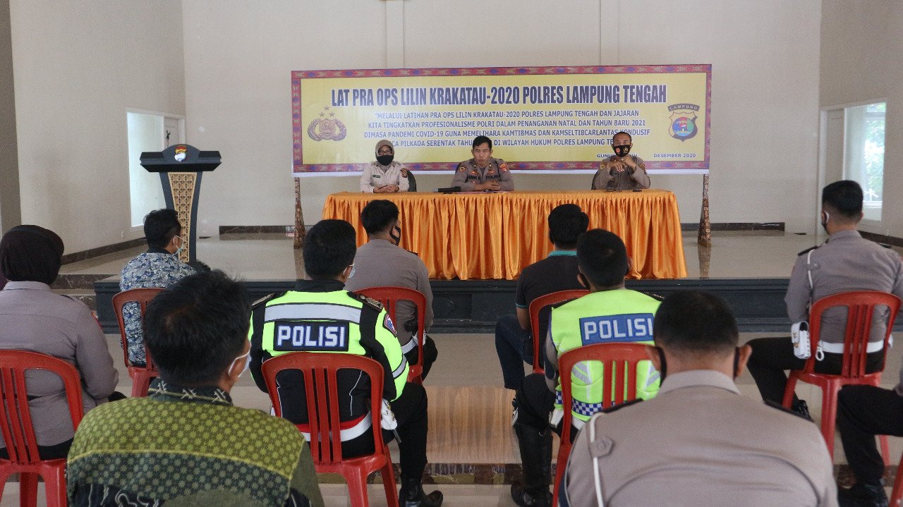 Kompol Azhari M: Memberikan Sosialisasi Kepada Anggota Polres Lampung Tengah Tentang Penerimaan SIP Dari Anggota Polri