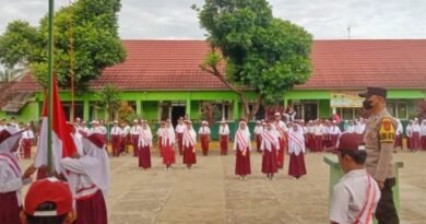 Berikan Penyuluhan Di SDN 1 Sri Agung Padang Ratu, Bripka Bambang Suseno : Penggunaan Gadget Bagi Anak Bagai Dua Mata Pisau